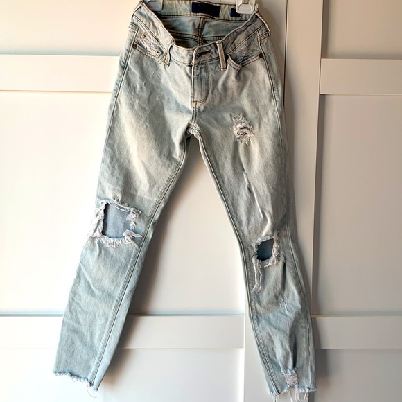 Distressed Light Wash Lucky Jeans - Picture 2 of 6